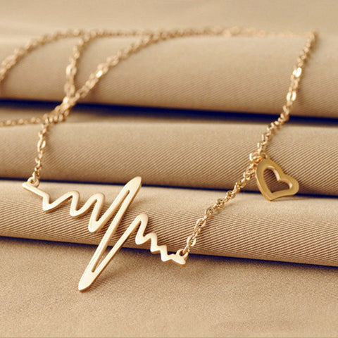 2016 New Hot fashion lovely heart-shaped necklace playing metal alloy chain, royal jewelry metal alloy jewelry chain clothes